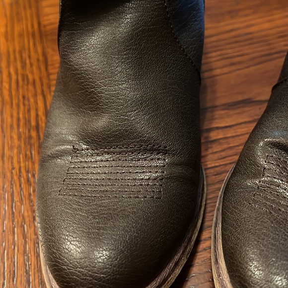 BareTraps Booties - Picture 5 of 9